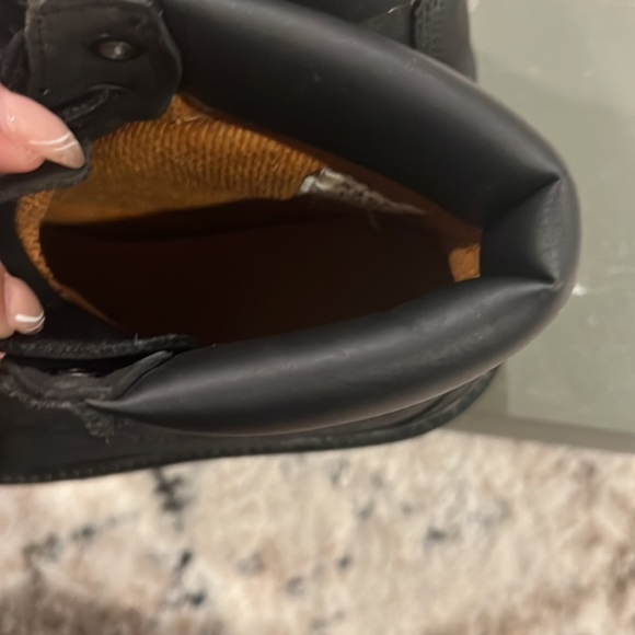 Timberland Black Nubuck Boots - Picture 15 of 16